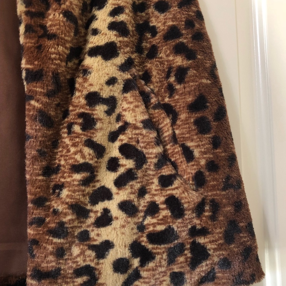 Betsy Johnson leopard vest - Picture 3 of 4